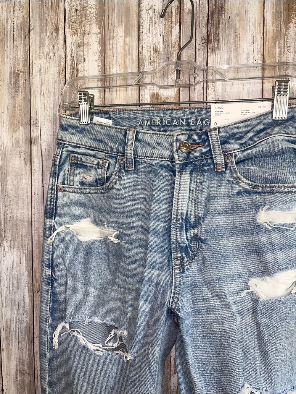 American Eagle Strigid Mom Jeans Size 0 Light Wash Distressed Ripped NWT - Picture 4 of 5